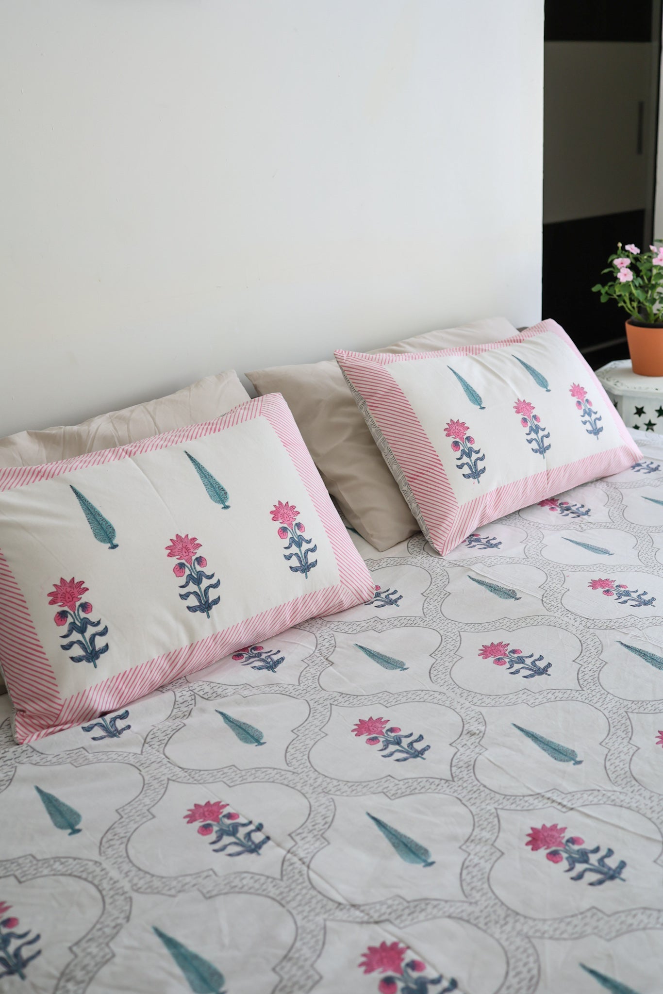 Block print bed sheet set - Pink floral bedsheet set- King & Queen size -Cotton bedsheet set